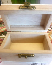 Load image into Gallery viewer, WOOD PROPOSAL MINI BOX
